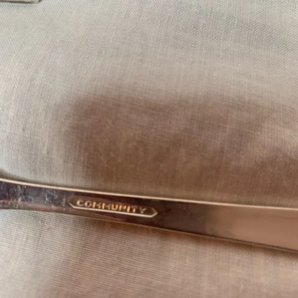 vintage CommunityOneida discontinued Coronation pattern 8 settings+ silverplate